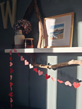 Load image into Gallery viewer, Heart Garland